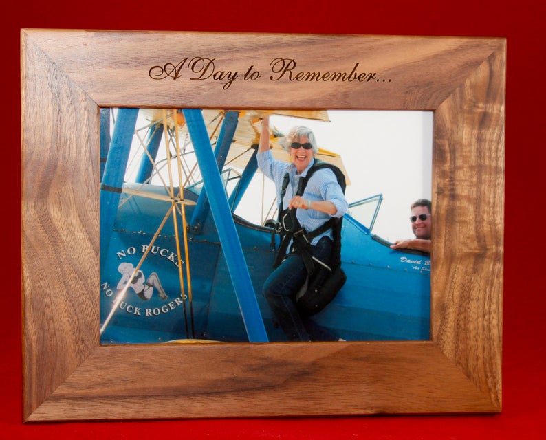 Personalized picture frae with custom text, walnut